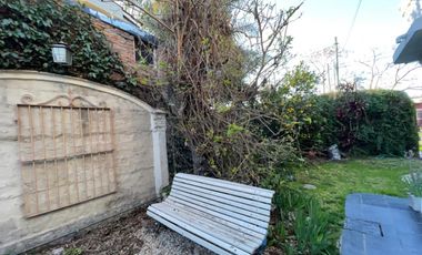 VENTA PH APTO CREDITO 3 DORMITORIOS, QUINCHO Y JARDIN AL FRENTE, ROSALES 3095 -JOSE MARMOL-