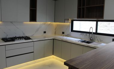 Casa en VENTA Parque Isla Blanca Lomas de Angelópolis Cholula Puebla.