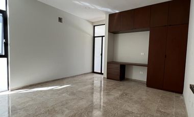 Casa en venta en Mérida de 4 recámaras ENTREGA INMEDIATA