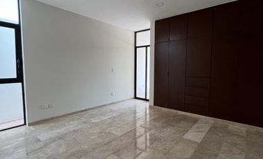 Casa en venta en Mérida de 4 recámaras ENTREGA INMEDIATA