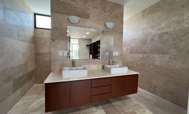 Casa en venta en Mérida de 4 recámaras ENTREGA INMEDIATA