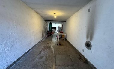 CHALET 4 AMBIENTES CON GARAJE Y QUINCHO SOBRE LOTE DE 234M2 EN VILLA LOURDES