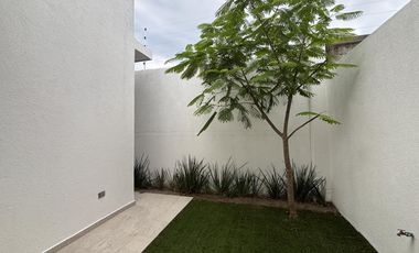 LOMAS DEL DORADO, Casa en VENTA de UNA PLANTA, 2 recamaras y jardin