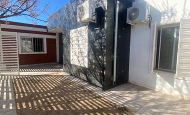 ALQUILER CASA CENTRICA CALLE CONSTITUCION ENTRE PRINGLES Y BELGRANO , SAN LUIS