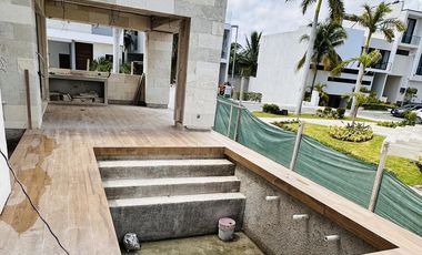 Casa en Venta en Fraccionamiento La Laguna Puerto Cancún