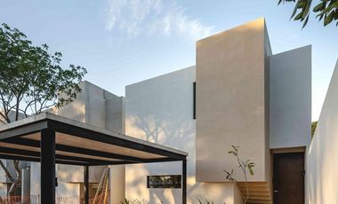 EMANA PRIVADA RESIDENCIAL || EXCELENTES RESIDENCIAS EN VENTA, UBICADA A UNOS PASOS DE CARRETERA A MOTUL A 5 MINUTOS DE MÉRIDA