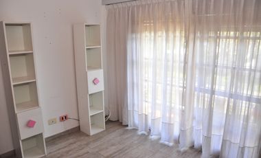 Venta de casa chalet 4 ambientes en Florencio Varela Apta Credito