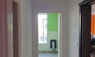 CASA 4 AMBIENTES CON DEPENDENCIA DE SERVICIO Y COCHERA DOBLE . APTA CREDITO MIRAMAR