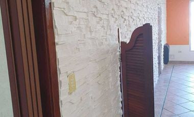 CASA 4 AMBIENTES CON DEPENDENCIA DE SERVICIO Y COCHERA DOBLE . APTA CREDITO MIRAMAR