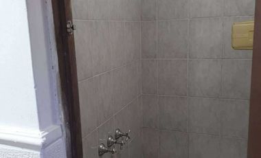 CASA 4 AMBIENTES CON DEPENDENCIA DE SERVICIO Y COCHERA DOBLE . APTA CREDITO MIRAMAR