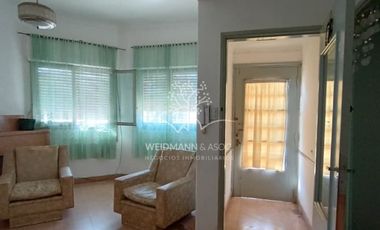 Casa en venta, PH en esquina, Hipolito Yrigoyen y Avenida Freyre
