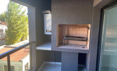 Venta Departamento de Un Ambiente Con Cochera y Balcon Aterrazado en Beccar