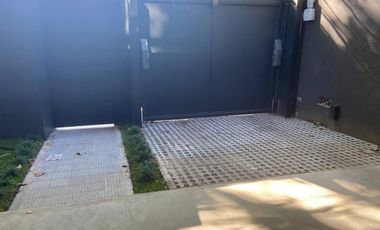 Venta Departamento de Un Ambiente Con Cochera y Balcon Aterrazado en Beccar