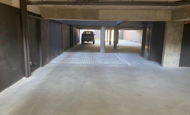 Venta Departamento de Un Ambiente Con Cochera y Balcon Aterrazado en Beccar