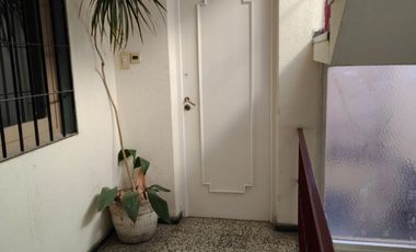 Greenwood vende departamento en Godoy Cruz, sobre avenida San Martin al 52 (casi Rivadavia), a dos cuadras de la plaza del departamental.