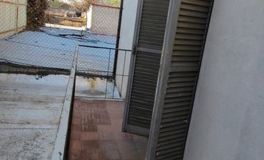 Greenwood vende departamento en Godoy Cruz, sobre avenida San Martin al 52 (casi Rivadavia), a dos cuadras de la plaza del departamental.