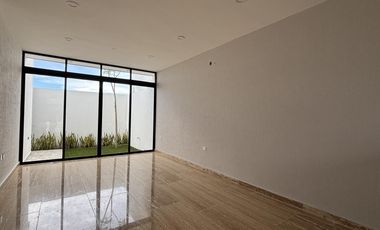 LOMAS DEL DORADO, Casa en VENTA de UNA PLANTA, 2 recamaras y jardin