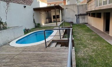 Alquiler temporario Departamento de 2 ambientes con cochera cubierta en Martinez