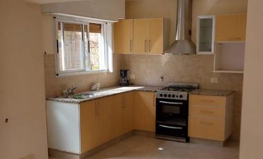 DUPLEX EN VENTA CON EXCELENTE UBICACION