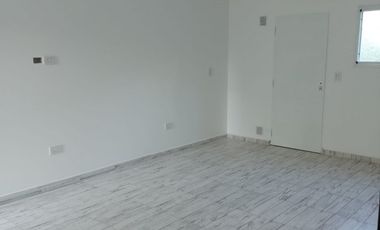 HERMOSO DUPLEX EN ALQUILER Bo LOS NARANJOS