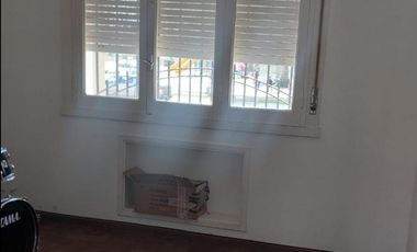 CASA EN VENTA FRENTE AL PARQUE GRAL. SAN MARTIN