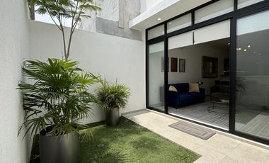 LOMAS DEL DORADO, Casa en VENTA de UNA PLANTA, 2 recamaras y jardin, (IV)