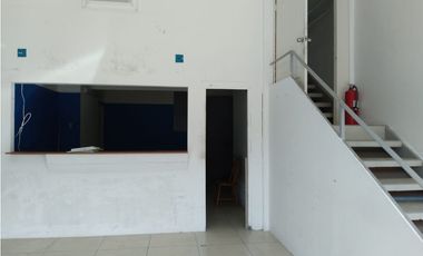 Se Alquila Local en Plaza Ignacio