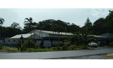 Se Alquila Local en Plaza Ignacio