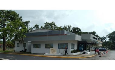 Se Alquila Local en Plaza Ignacio