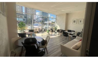 Se alquila local cerca del hospital