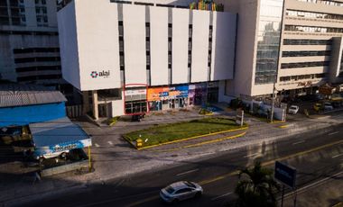 Se alquila local cerca del hospital