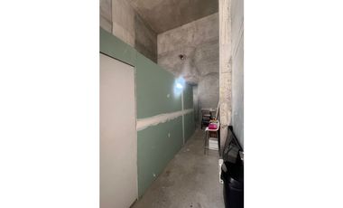 Se alquila local cerca del hospital