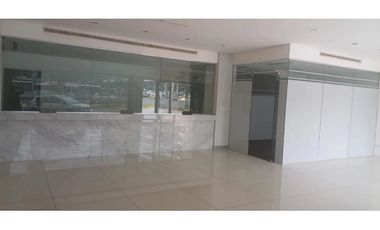 Local Comercial en Plaza Garbo - El Dorado