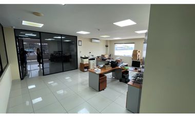 Se Vende Edificio en Tumba Muerto