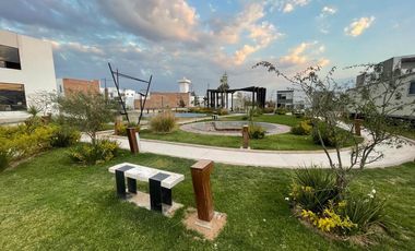 Casa - Fraccionamiento Los Calicantos