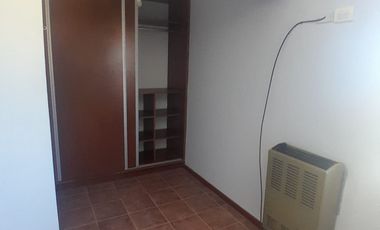 CASA EN 2 PLANTAS EN BARRIO LOPEZ DE GOMARA
