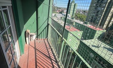 LANUS ESTE. DEPARTAMENTO DE 4 AMBIENTES EN UN SEPTIMO PISO.