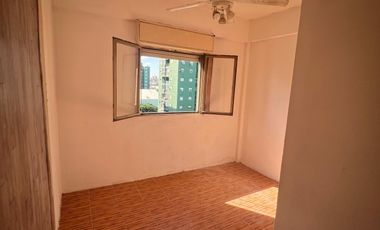 LANUS ESTE. DEPARTAMENTO DE 4 AMBIENTES EN UN SEPTIMO PISO.