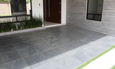 Casa en VENTA P. Colima Calle Comala L. de Angelópolis Cholula Puebla.