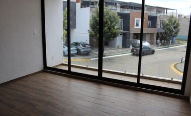 Casa en VENTA P. Colima Calle Comala L. de Angelópolis Cholula Puebla.