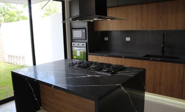 Casa en VENTA P. Colima Calle Comala L. de Angelópolis Cholula Puebla.