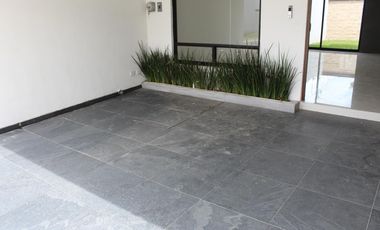 Casa en VENTA P. Colima Calle Comala L. de Angelópolis Cholula Puebla.