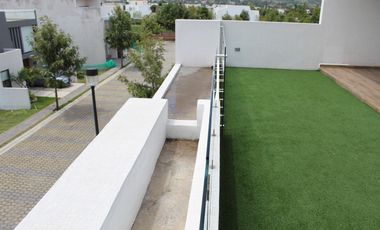 Casa en VENTA P. Colima Calle Comala L. de Angelópolis Cholula Puebla.