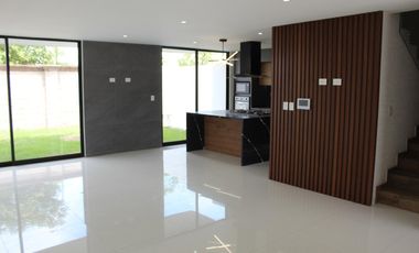 Casa en VENTA P. Colima Calle Comala L. de Angelópolis Cholula Puebla.