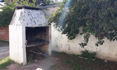 Casa a refaccionar de 3 dormitorios, Grand Bourg.