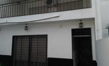 Vendo Casas en pleno centro civico a una cuadra de la peatonal!