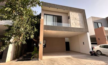 Casa en Venta en Guaxuco Residencial, Santiago NL