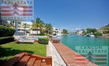 Casa en venta, 4 habitaciones en Residencial Puerto Cancún, de Lujo.