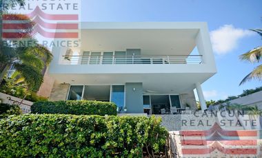 Casa en venta, 4 habitaciones en Residencial Puerto Cancún, de Lujo.