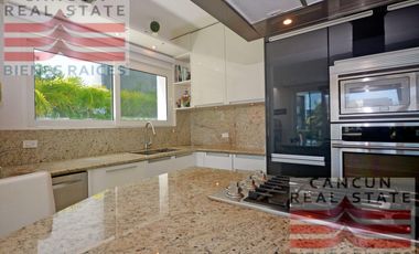 Casa en venta, 4 habitaciones en Residencial Puerto Cancún, de Lujo.